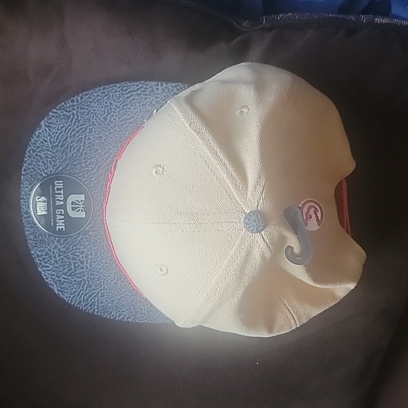 Atlanta Hawks Ultra Game Cap, size adjustable, colors tan, red and black - Picture 7 of 8